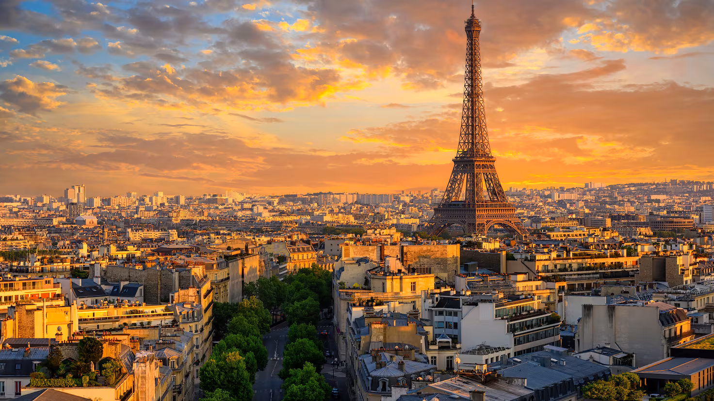 Il commande un Coca-Cola à Paris et en138 découvre le prix : il faillit faire un malaise !
