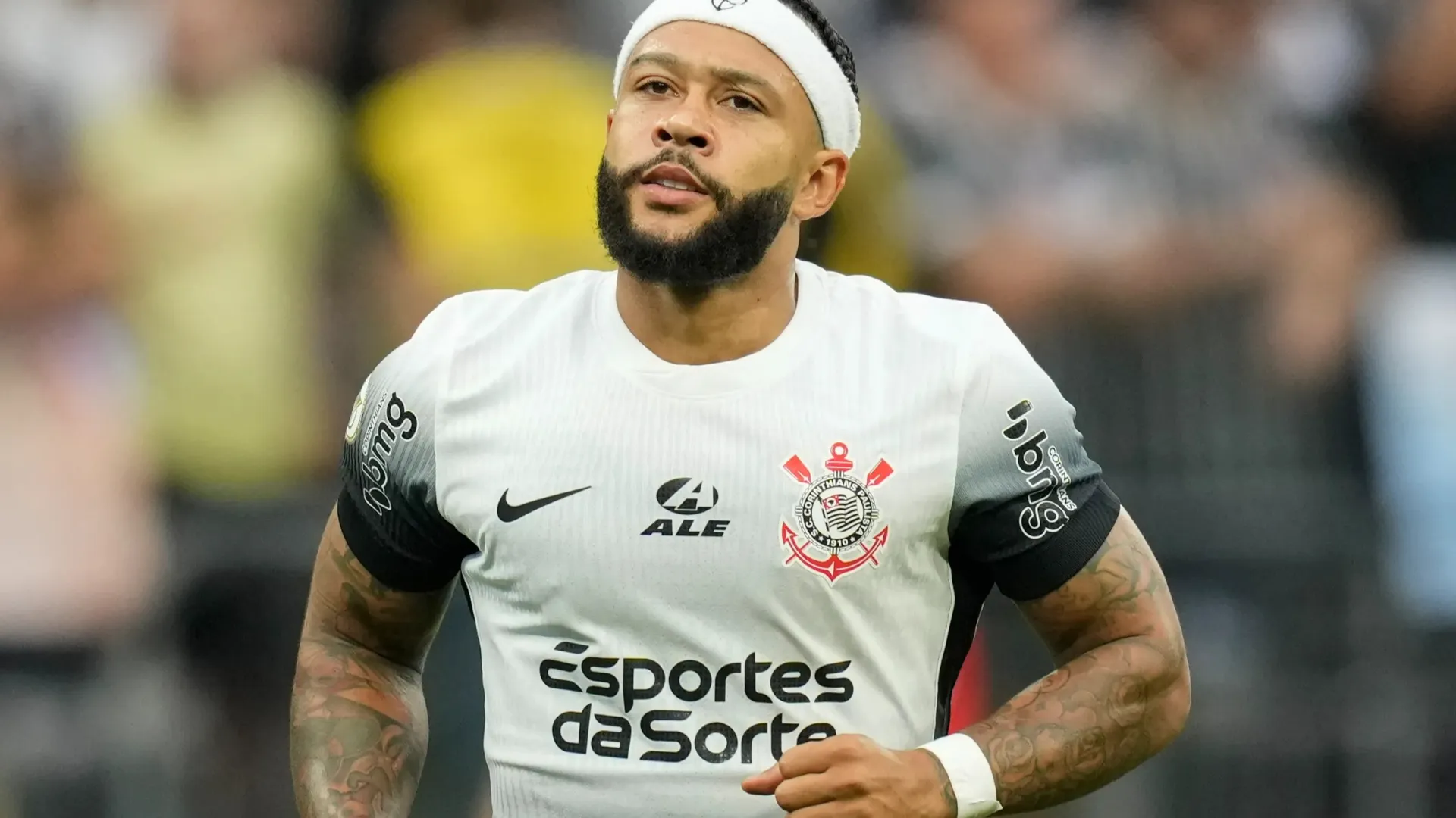 Une ancienne star de Manchester United, Memphis Depay, 31 ans, accusé d’avoir laissé une influenceuse enceinte avant de la ghoster après une rencontre en soirée!