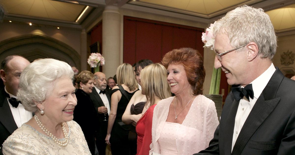 La révélation d’une amitié secrète entre Paul O’Grady et la Reine Elizabeth