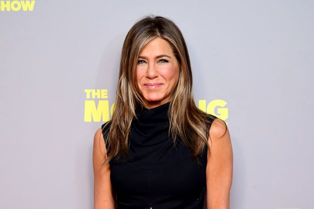 Jennifer Aniston officialise sa romance avec le mystérieux hypnothérapeute Jim Curtis