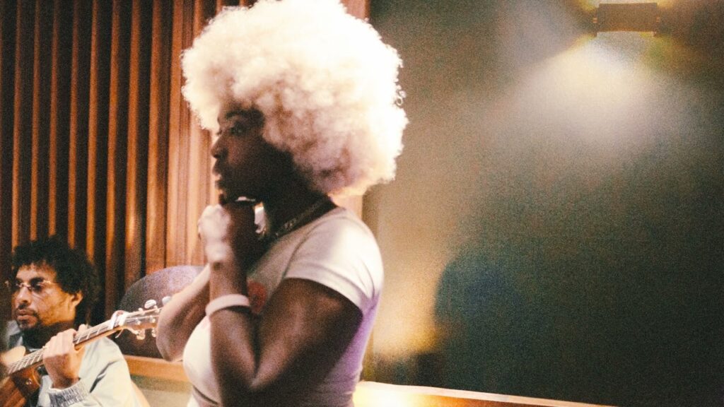 Disiz & Theodora : Plongez dans l'Univers Envoûtant de 'Melodrama' – Écoutez Maintenant!