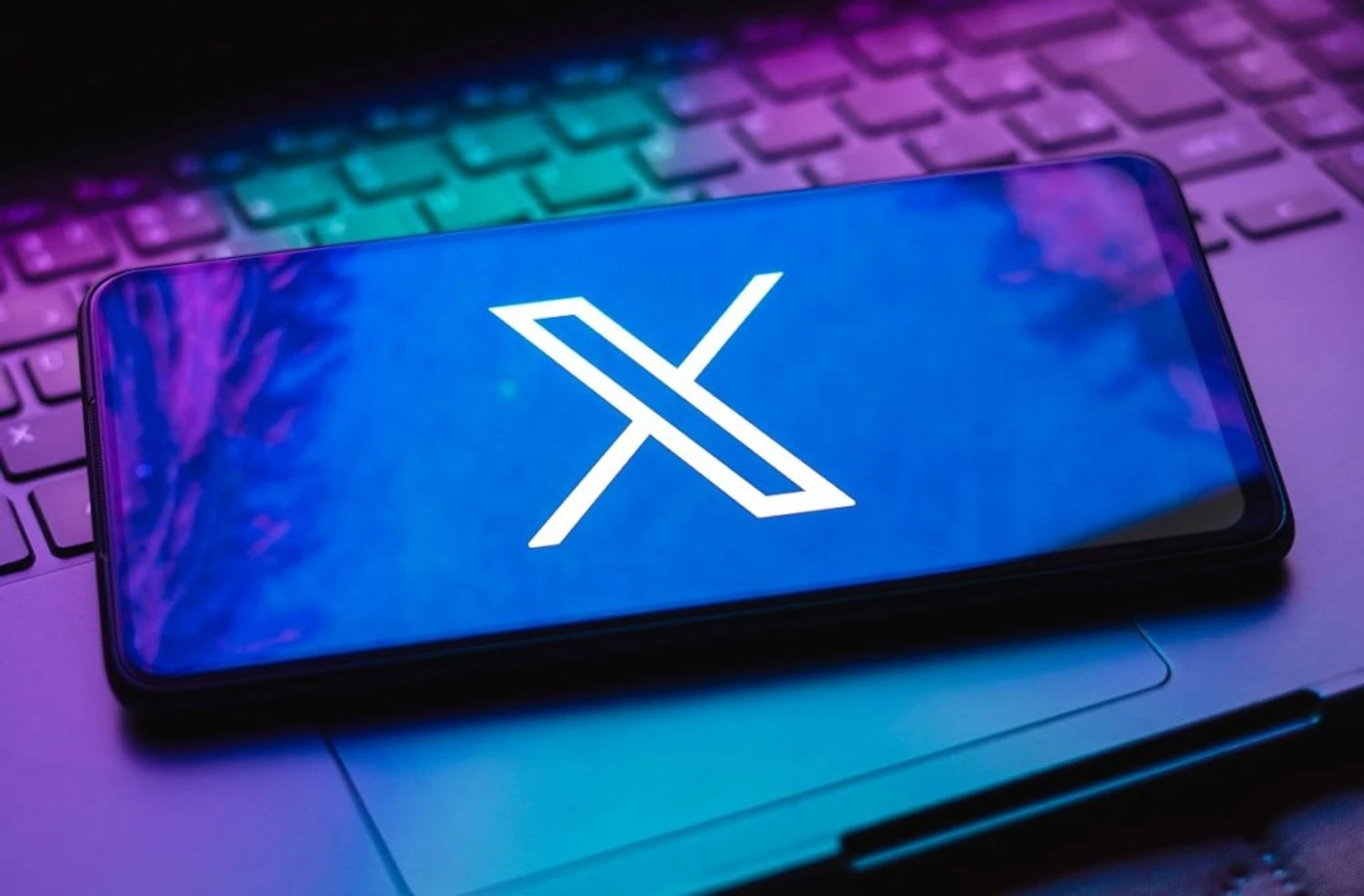 L’Irlande ouvre une enquête sur le réseau social X !