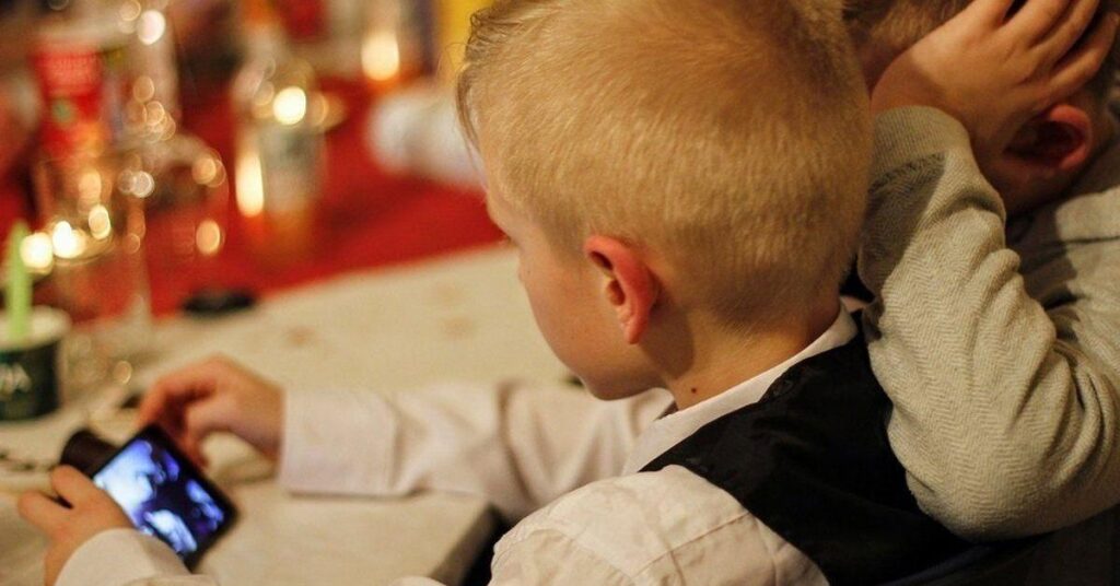 Près de 80 % des enfants possèdent un compte sur les réseaux sociaux !