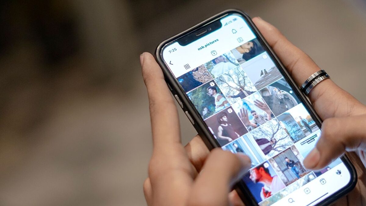 Silencieux sous l’algorithme : les failles juridiques des réseaux sociaux