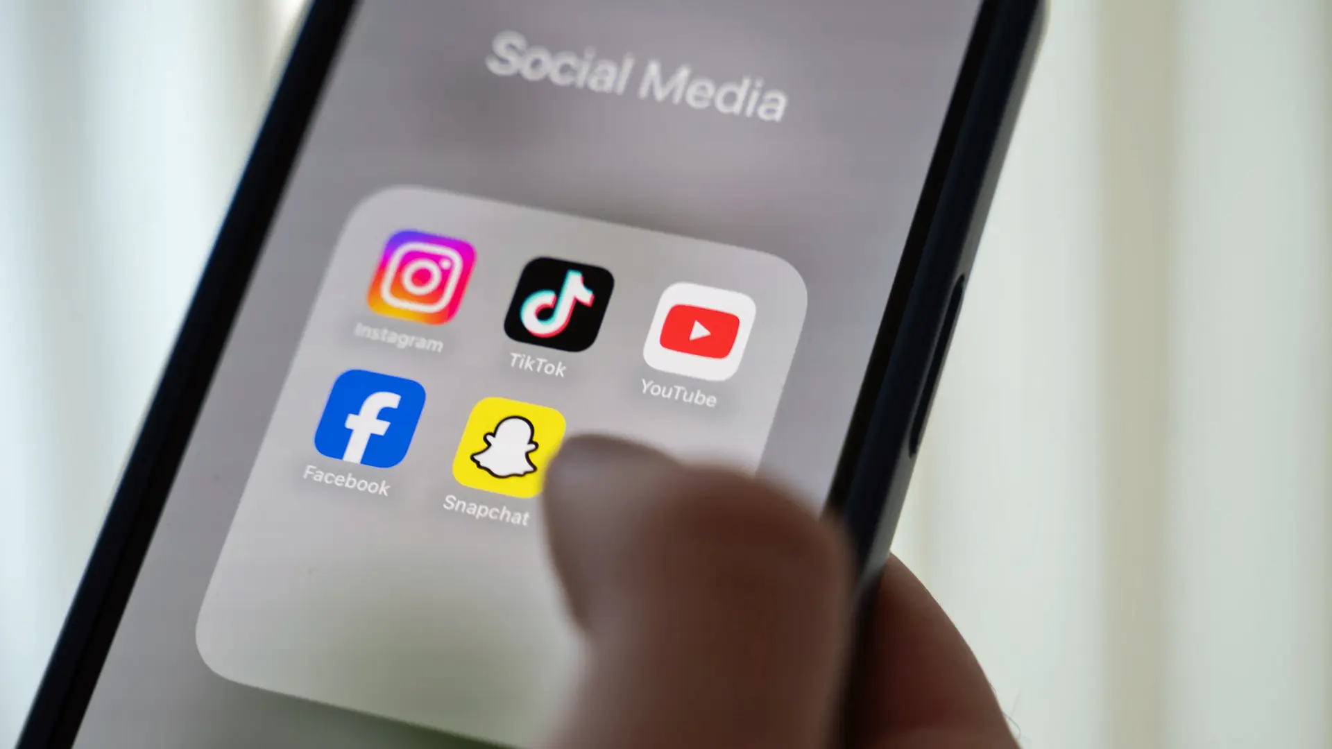 TikTok & Co : Comment les algos des Réseaux sociaux transforment notre vision Mondiale
