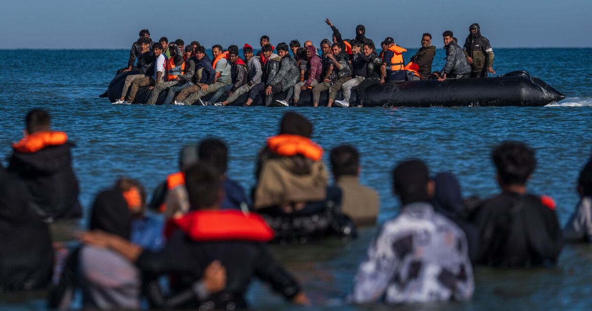 Vigilantes révèlent que les flics français peuvent arrêter les bateaux, mais choisissent de ne pas le faire