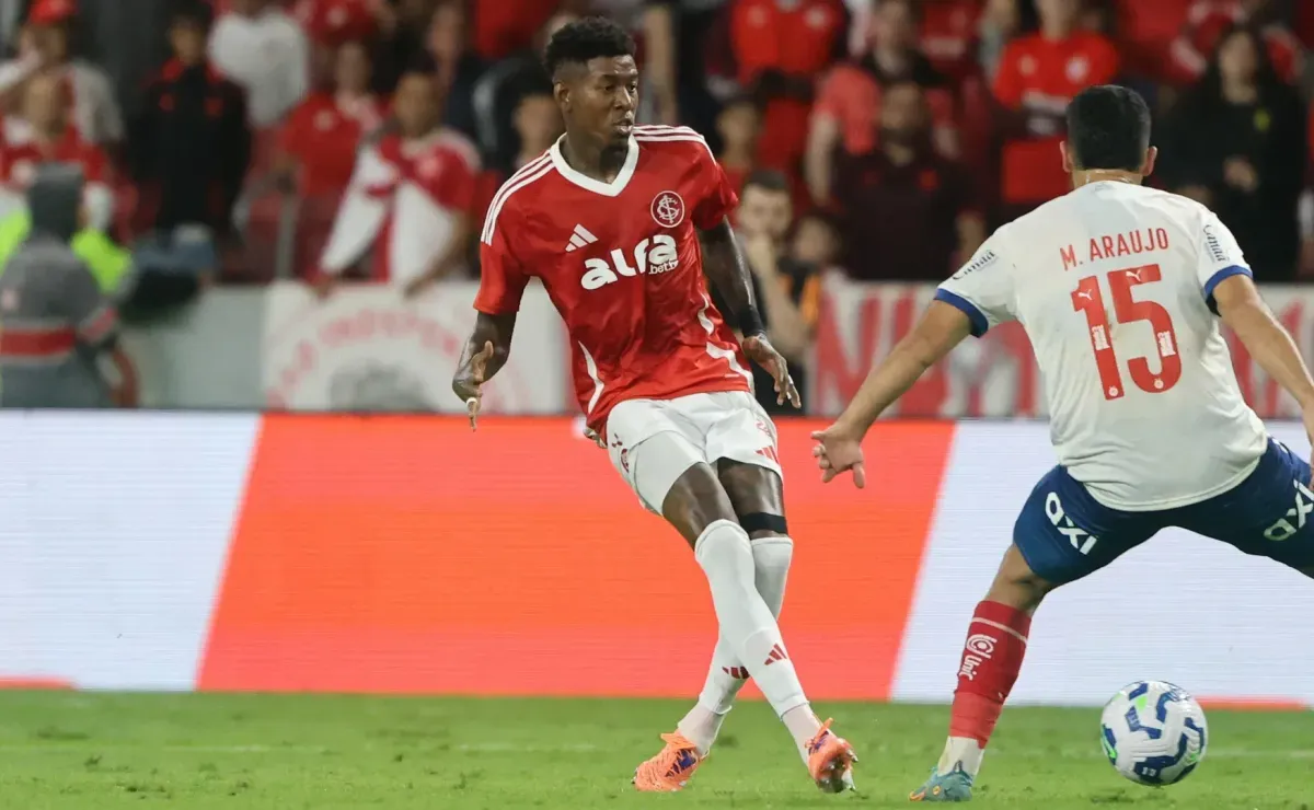 Vitão pourrait quitter l’Internacional, une énigme lancée par le défenseur !