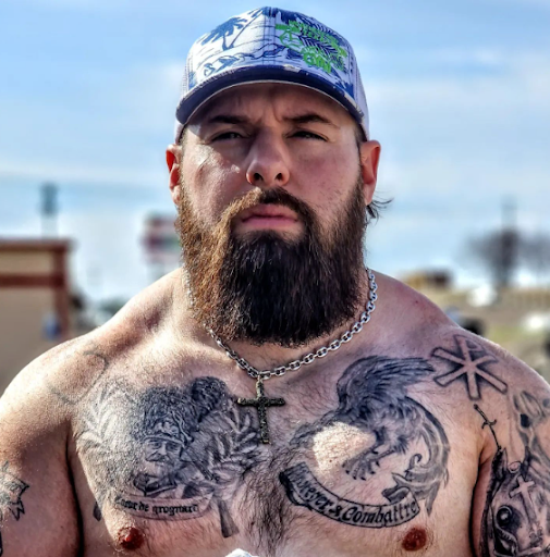 YouTuber d’extrême droite s’installe à Fort Worth : un Texan à part entière !