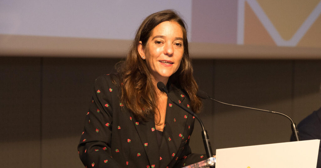 La maire de La Coruña s'emporte et traite ses détracteurs de « tarés » et de « lâches » sur les réseaux sociaux !