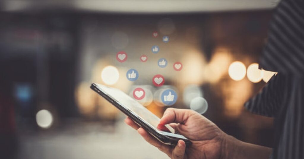 Le mythe de la vie parfaite sur les réseaux sociaux : décryptage d'une illusion fascinante !