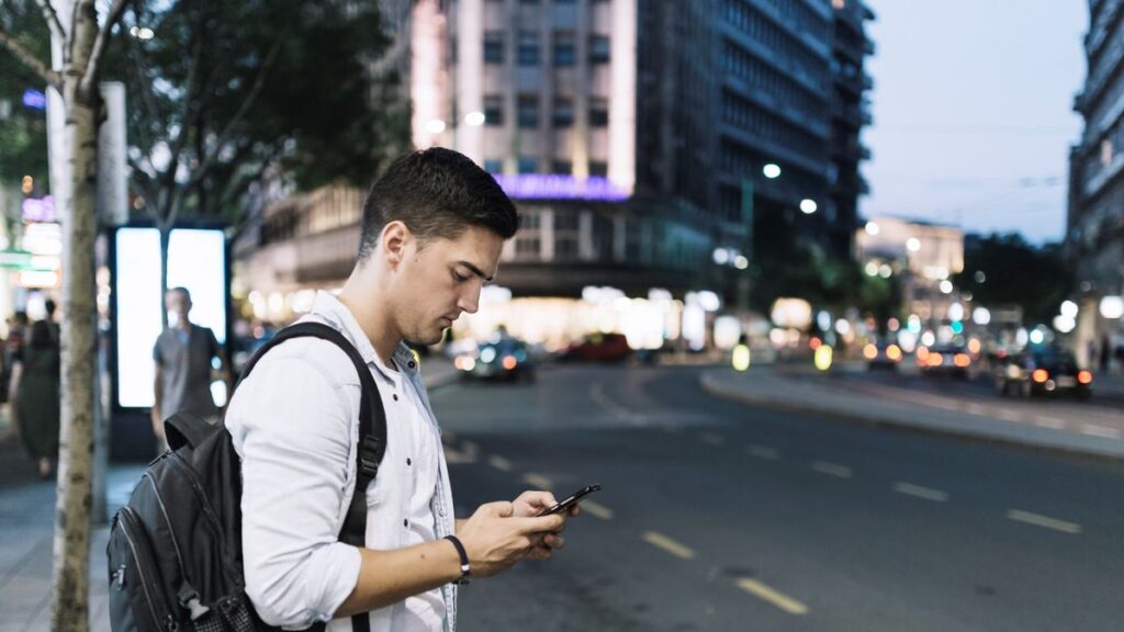 Les réseaux sociaux dépassent la télévision en tant que première source d'information !