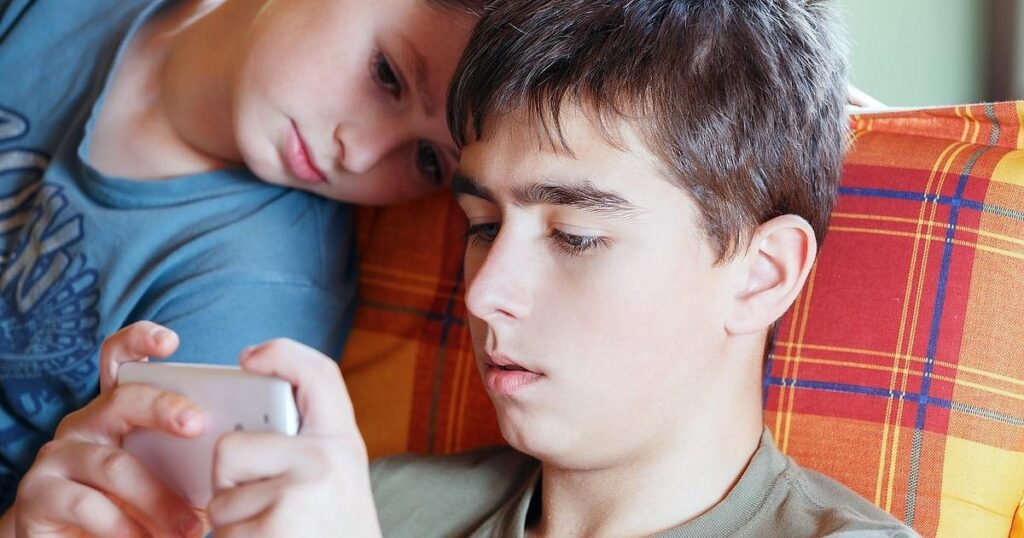Les réseaux sociaux nuisent à la concentration des enfants, selon une étude révélatrice