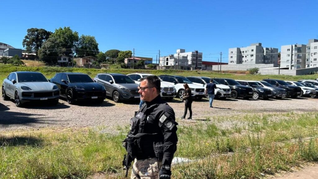 Victimes de fraudes ciblées sur les réseaux sociaux par des promesses de crédits rapides : Découvrez le schéma qui a conduit à l'arrestation de 15 personnes à Passo Fundo !