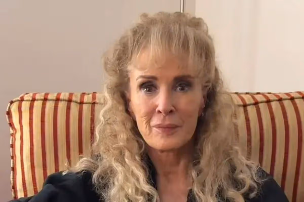 Beverley Callard de I’m A Celeb fait une grande annonce sur son cancer après l’opération