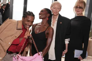 Célébrités au premier rang du défilé Chanel Croisière 2027
