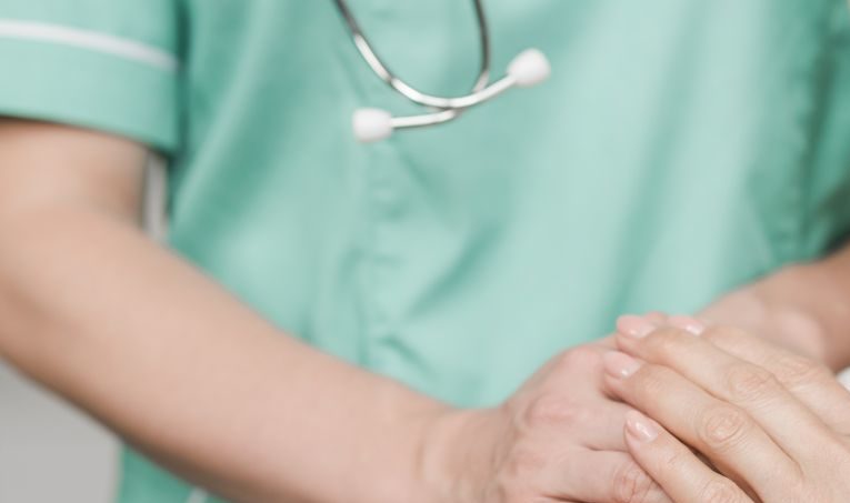 Infirmiers et coronavirus : solidarité sur les réseaux sociaux, abandon sur le terrain !
