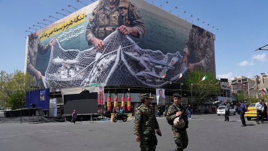 La guerre des réseaux sociaux sans trêve : l’Iran s’en donne à cœur joie avec des mèmes sur Trump !