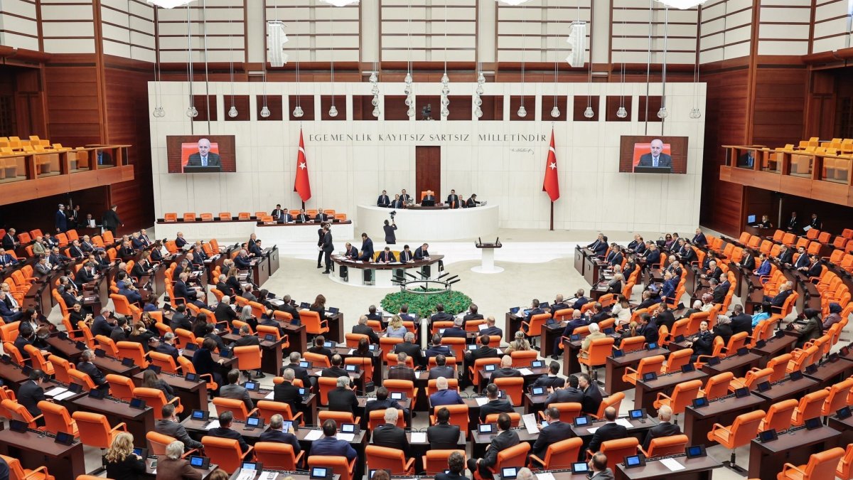 Le Parlement turc relance ses travaux sur les réseaux sociaux et le congé maternité !