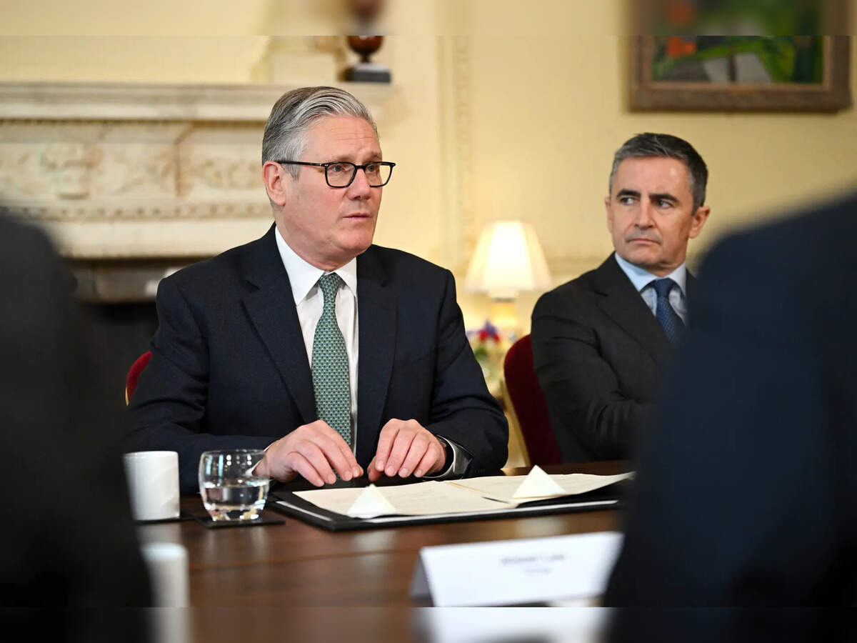 Le Premier ministre britannique appelle les responsables des réseaux sociaux à renforcer la sécurité des enfants en ligne