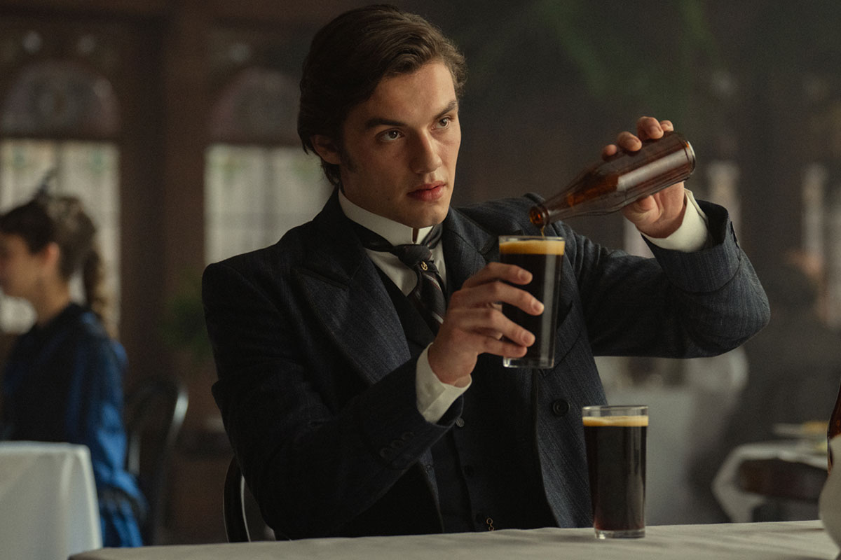 Louis Partridge sur la liste des candidats pour James Bond !