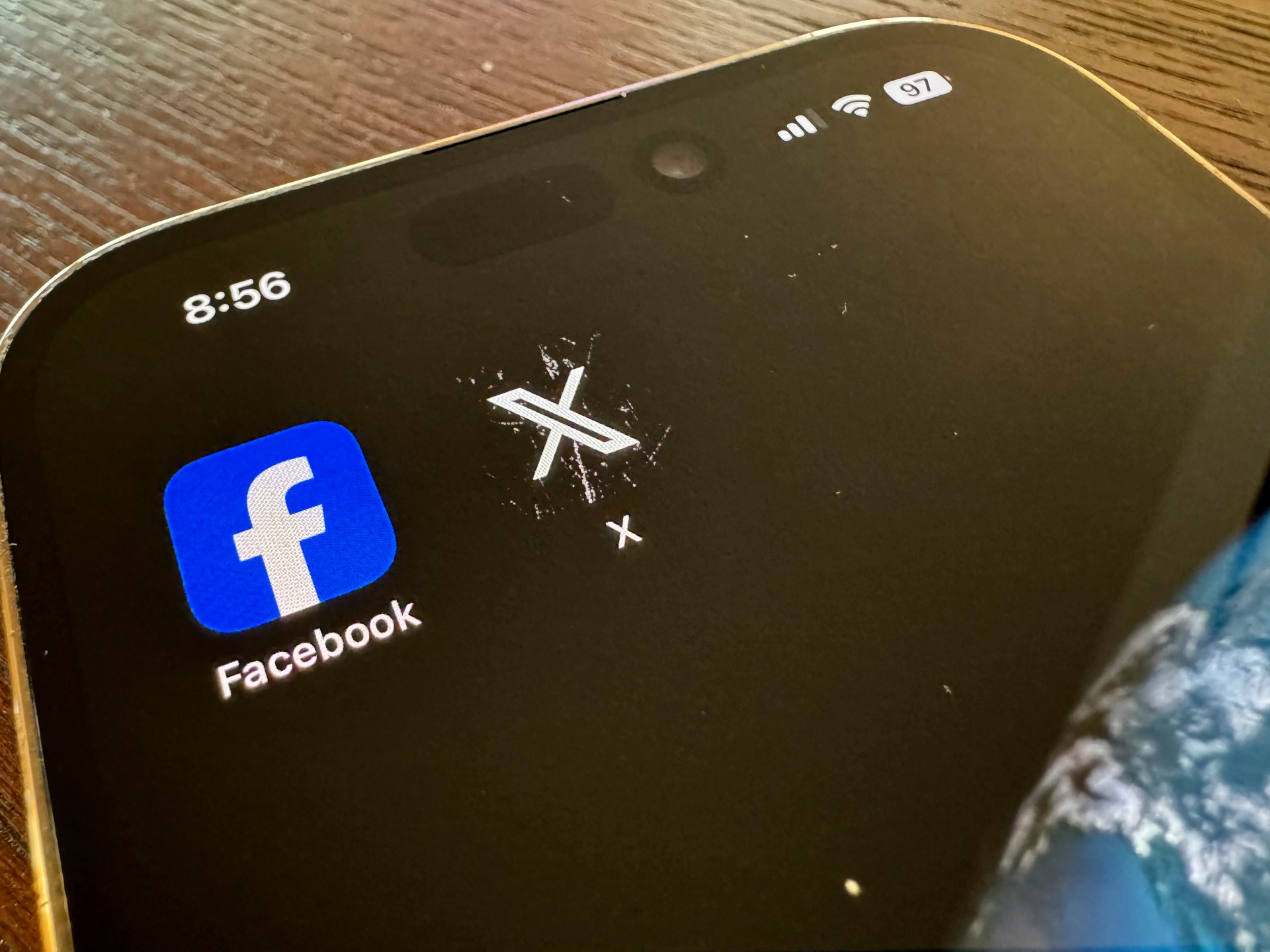 Népal : vers une interdiction de Facebook, X et YouTube !