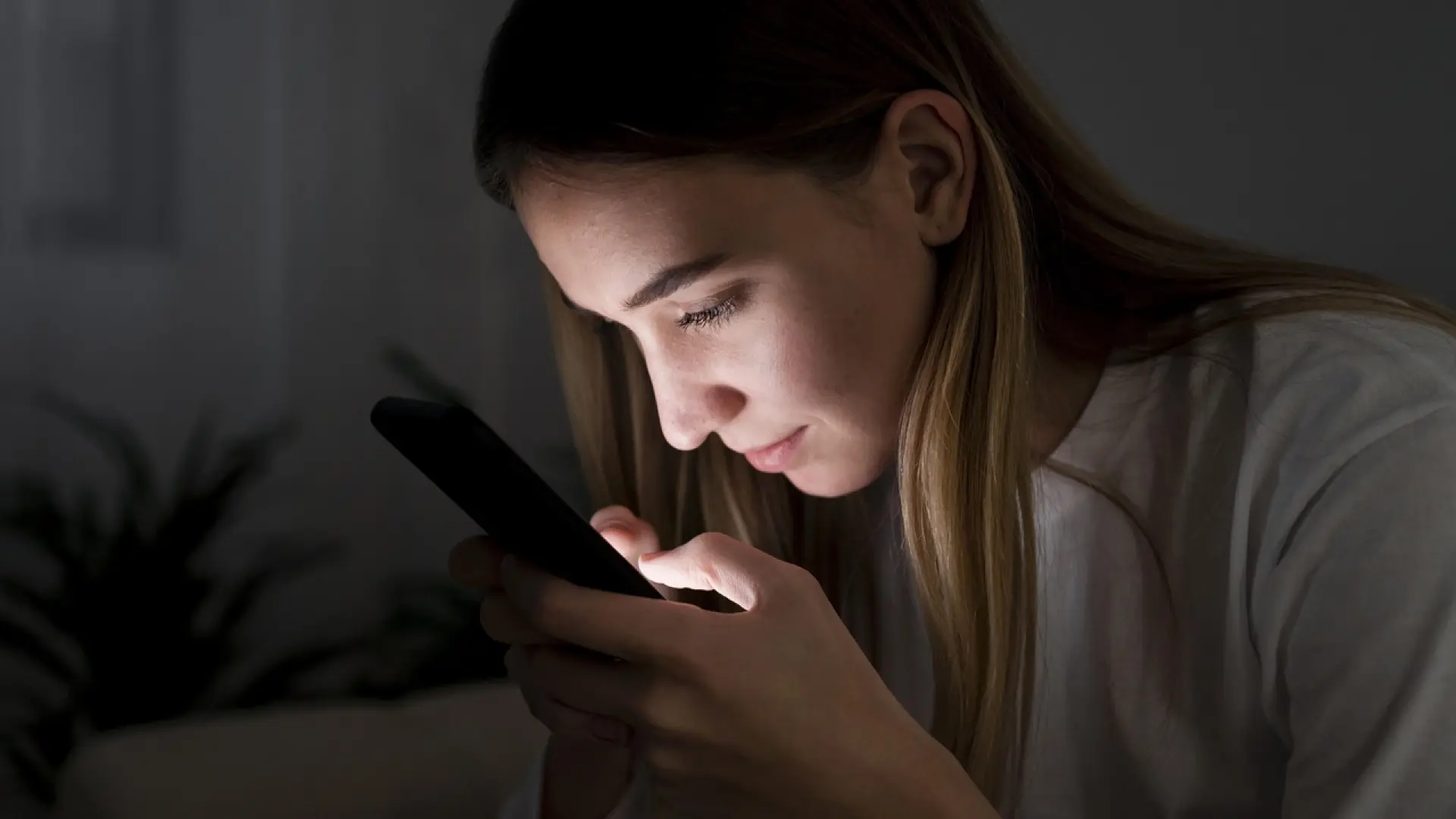 Pourquoi avoir 1.000 amis sur les réseaux sociaux peut te faire sentir plus seul que jamais ?
