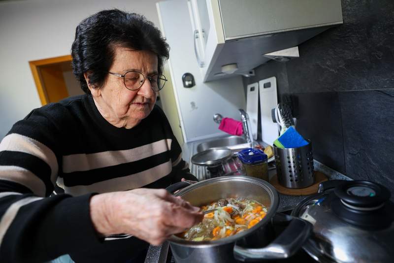 Quand Mamie devient une star des réseaux sociaux avec ses plats réconfortants !